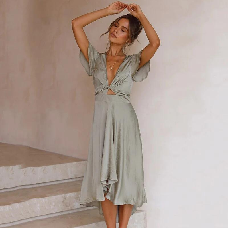 Flowing Vintage Dress - Elegant Sassy Style