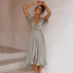 Flowing Vintage Dress - Elegant Sassy Style